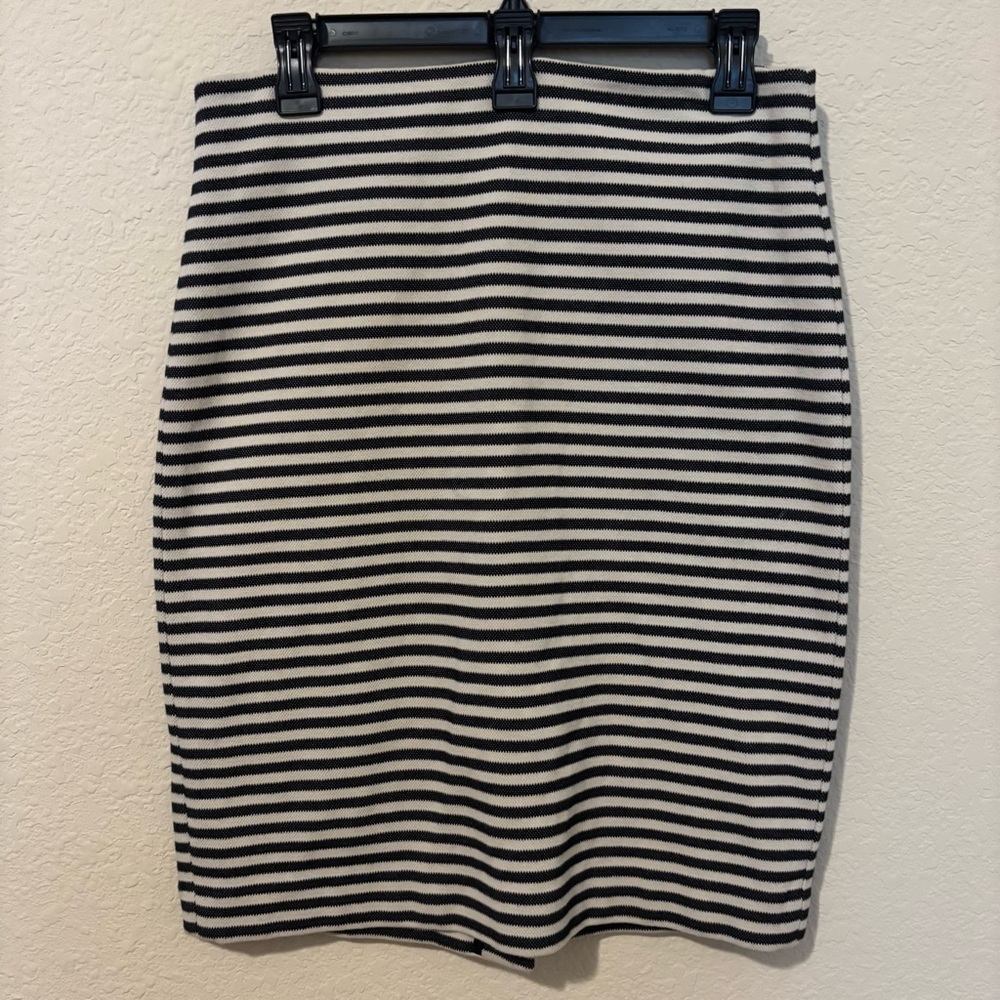 Talbots Women's Knee Length Nautical Blue Cream Stripe Skirt, Size 6